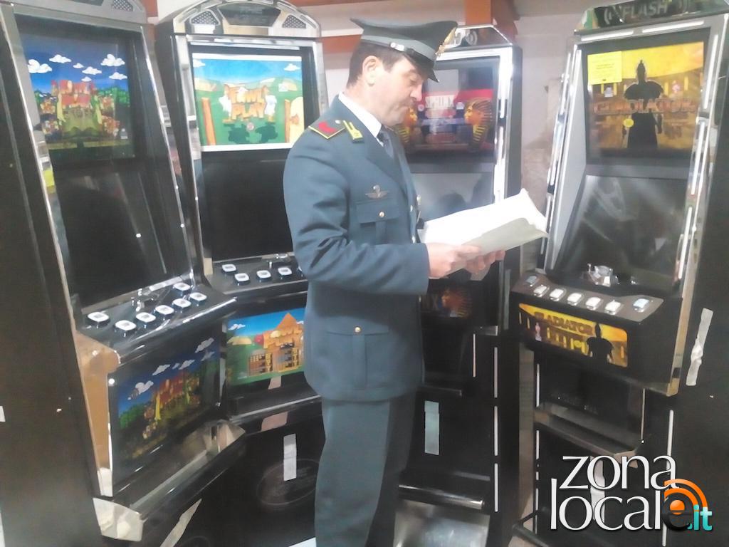 Slot machine truccate sequestrate a San Salvo dalle Fiamme Gialle -  Zonalocale