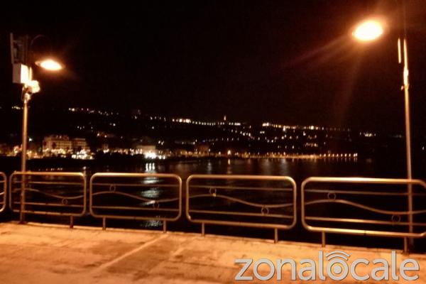 furto luci natalizie pontile h