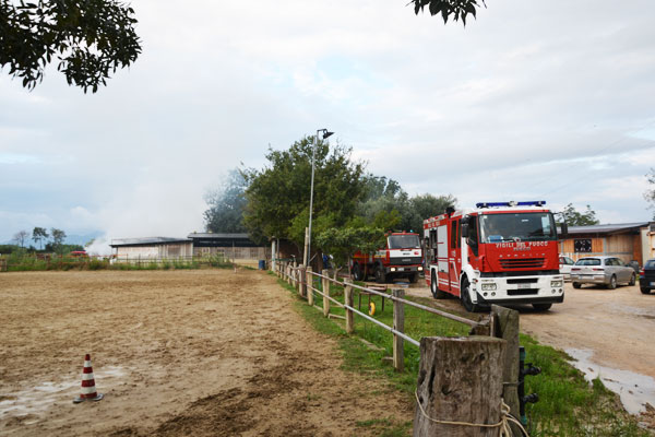 incendio centro ippico h