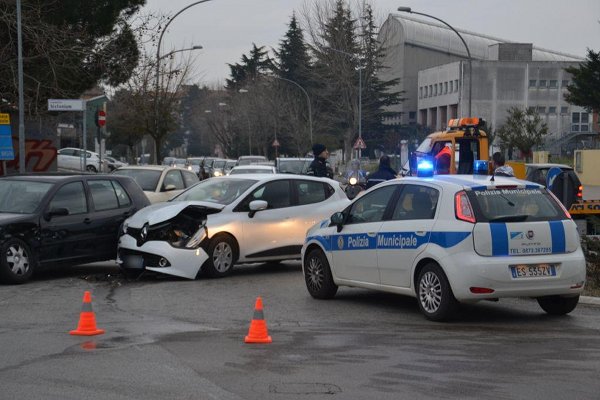 incidente via dei conti ricci h