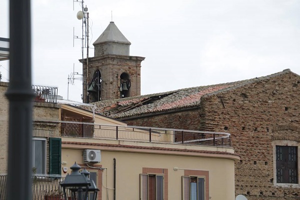 tetto crollato chiesa sant antonio h