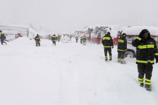 vigili fuoco neve abruzzo h