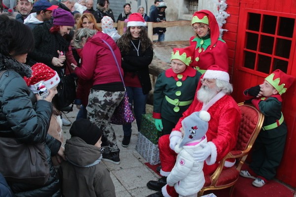 babbo natale piazza cupello 2014 h