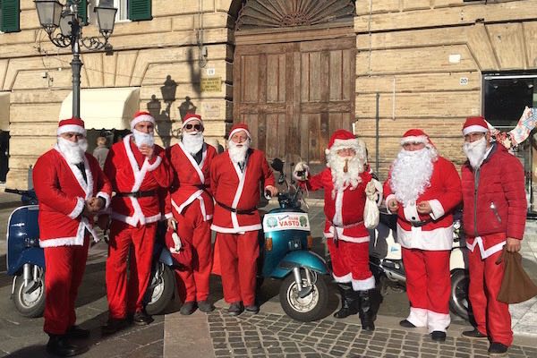 babbo natale vespa club 2018 h