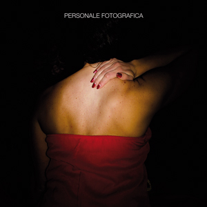 femme rouge mostra q