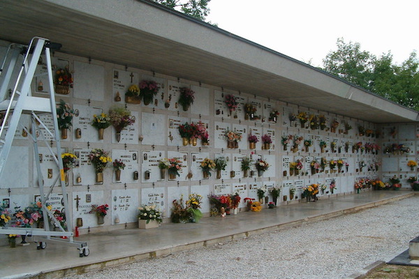 cimitero loculi