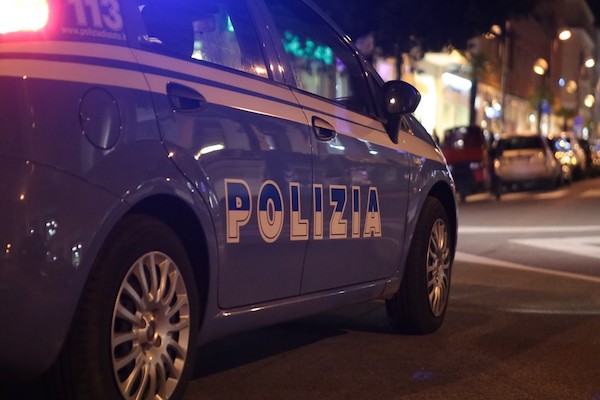 polizia notte hnologo