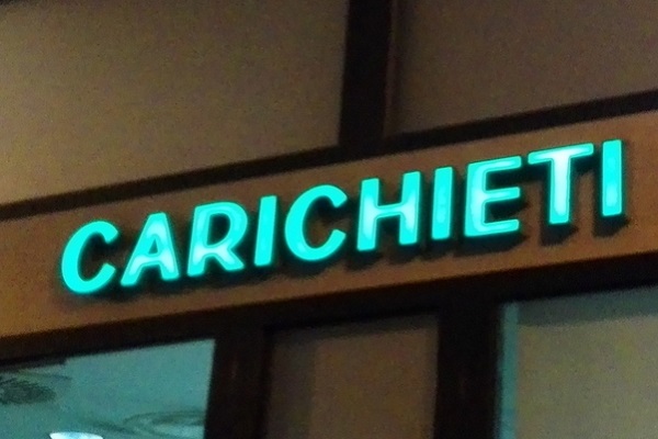 logo carichieti h