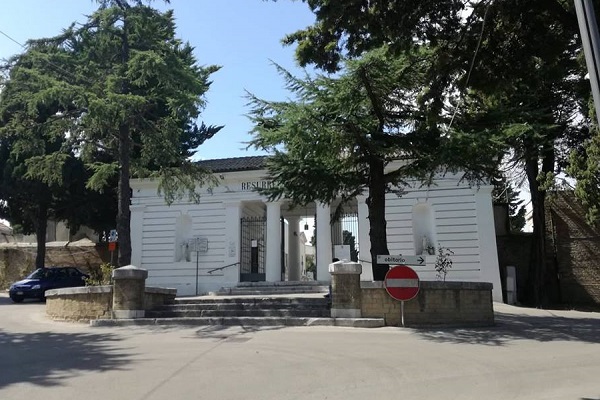 cimitero ingresso antico h