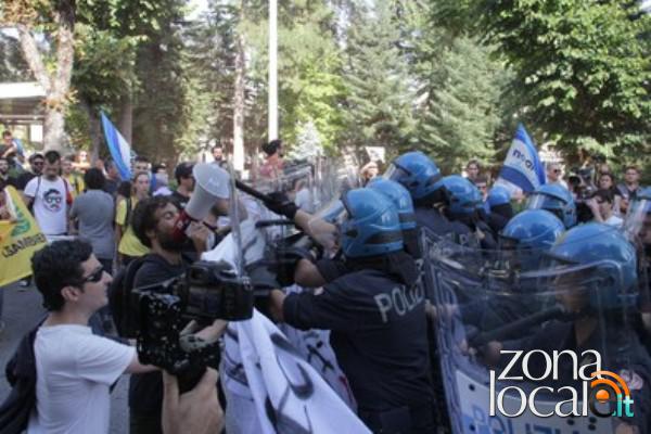 protesta laquila renzi h