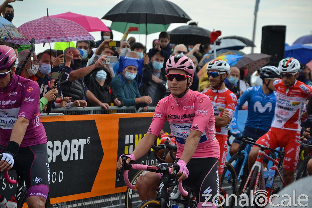 La Maglia rosa João Almeida