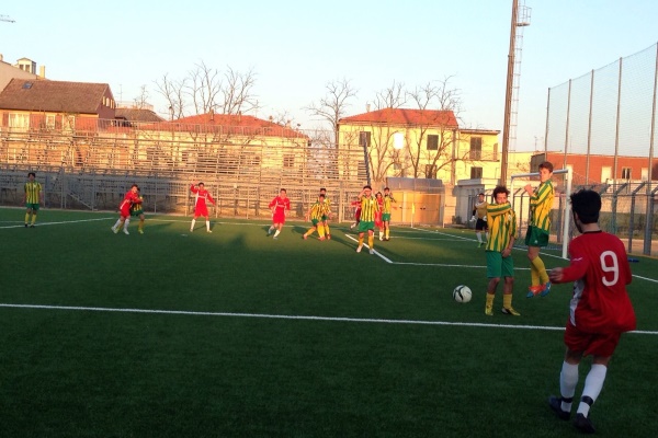 vasto calcio punizione h